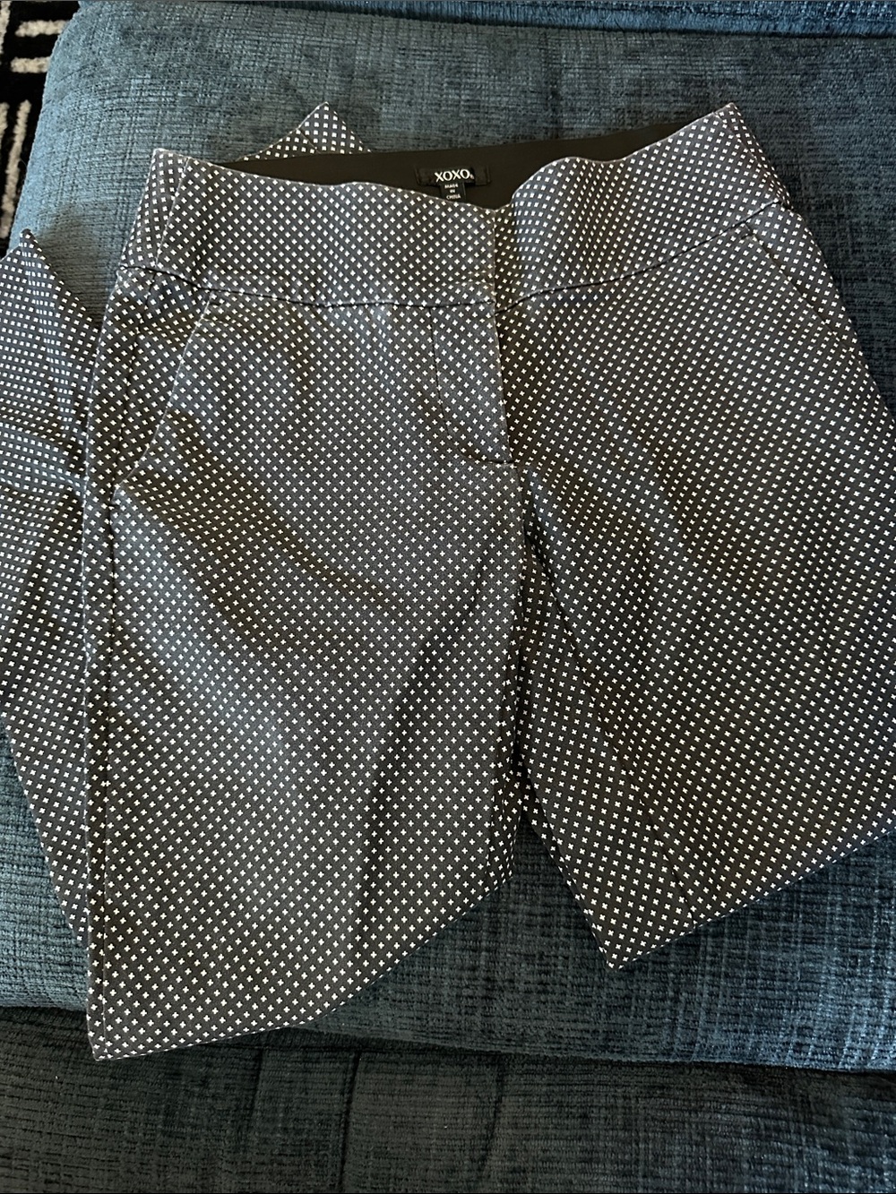 Black and white stretchy black/tiny white crosses spring cute retro size 2